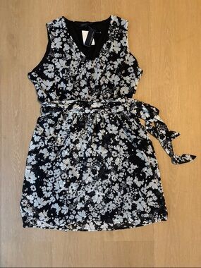 NWT Adrienne Vittadini Sleeveless Black Dress with White Floral Accents size XL